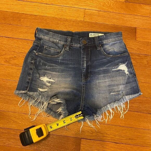 Blank NYC Dark Wash Distressed Denim Shorts 26 - Picture 4 of 8